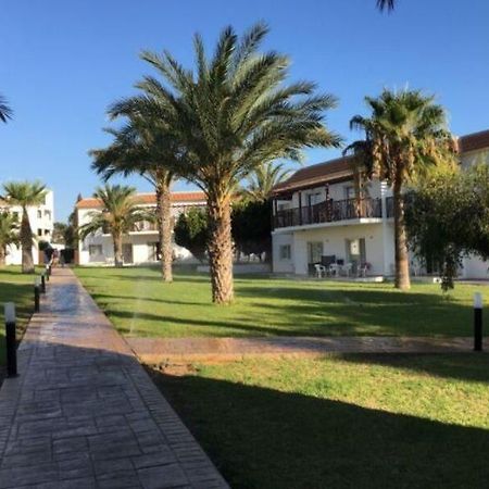 Maistros Hotel Apartments Протарас Экстерьер фото